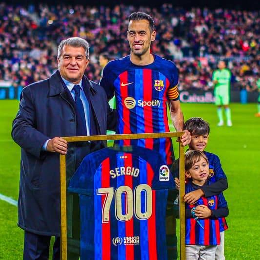 رسميًّا... برشلونة يُعلن رحيل نجمه