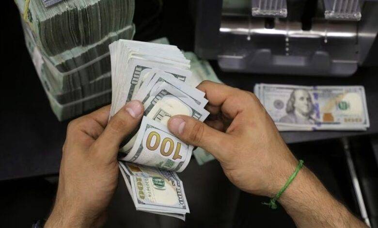 كم سجّل دولار السوق السوداء مساء؟