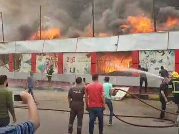 حريق ضخم يلتهم عشرات المحال بمصر