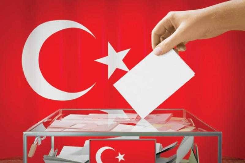 فتح مراكز الاقتراع للانتخابات الرئاسية والتشريعية في تركيا