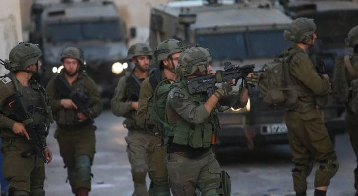 استشهاد فلسطيني على الأقل برصاص الجيش الإسرائيلي في مخيم بلاطة