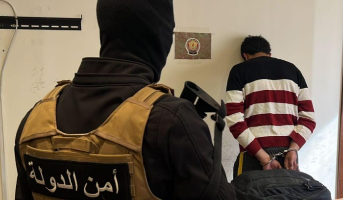 أمن الدّولة توقف سوريَّين يبتزّان نّازحين