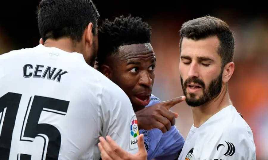 قضية فينيسيوس تتفاعل… البرازيل تستدعي السفير الإسباني!