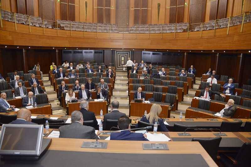 اللجان تتيح لمصرف لبنان طباعة فئة ورقية أكبر من الموجودة
