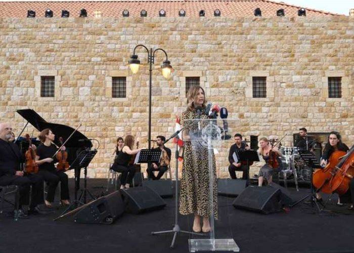 السفيرة الايطالية: انتخاب الرئيس وتأليف الحكومة خطوتين أساسيتين نحو الإصلاحات