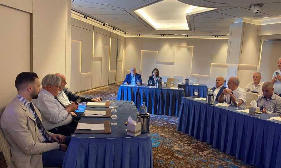 اجتماع تنسيقي بين جنبلاط ونجله مع وفد من عرب 48 في لارنكا