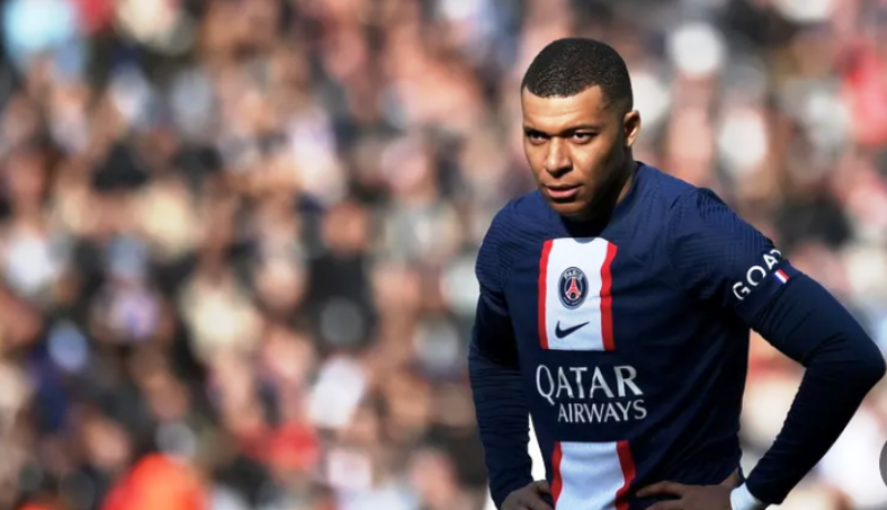 مبابي يصدم باريس سان جيرمان بقرار جديد