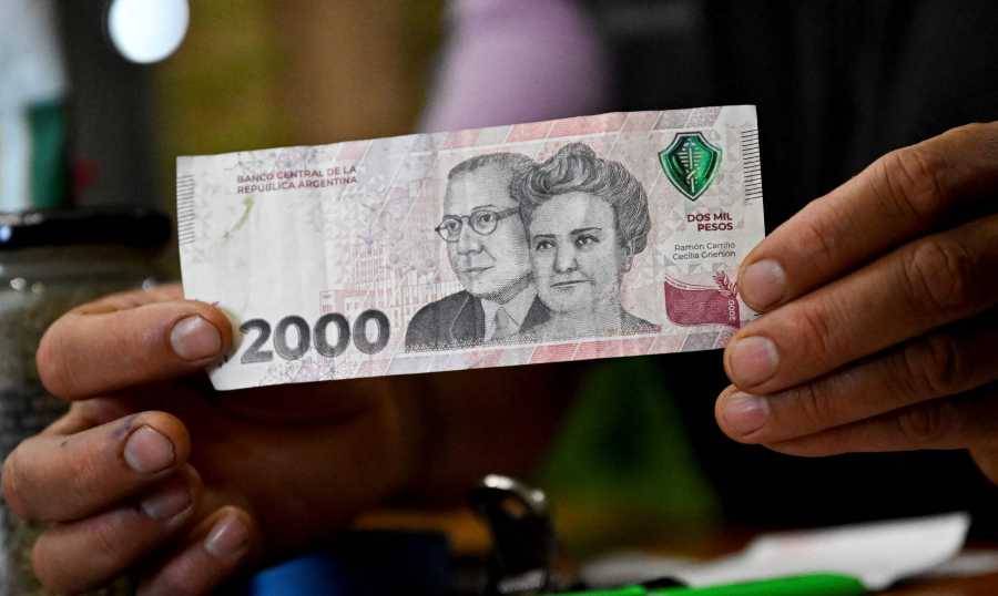 الأرجنتين تنجز عملية كبيرة لإعادة جدولة دينها الداخلي
