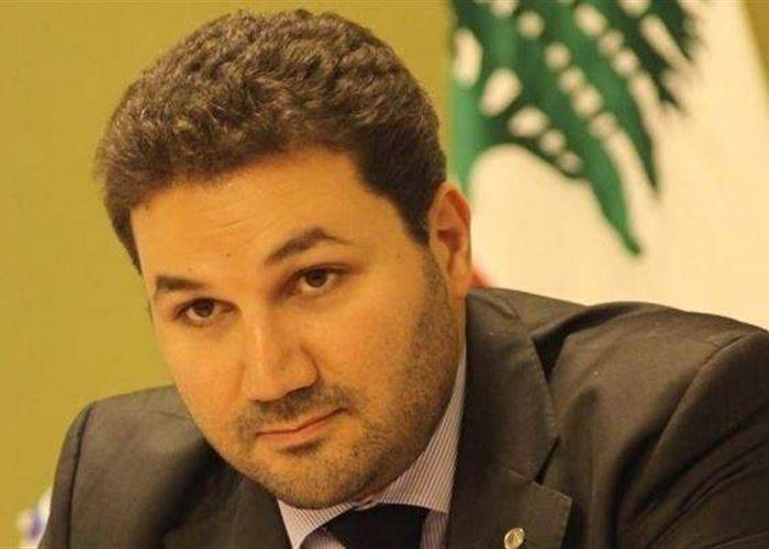 توضيح من نديم الجميل: مجسم قنبلة غير صالحة للتفجير خارج ‏نطاق منزلي