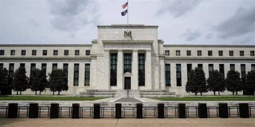 الفيدرالي الأميركي يقرّر تثبيت الفائدة للمرة الأولى منذ كانون الثاني 2022