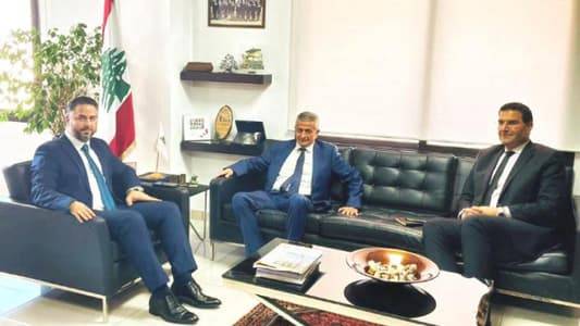 بحث في إطلاق عملية شراء القمح