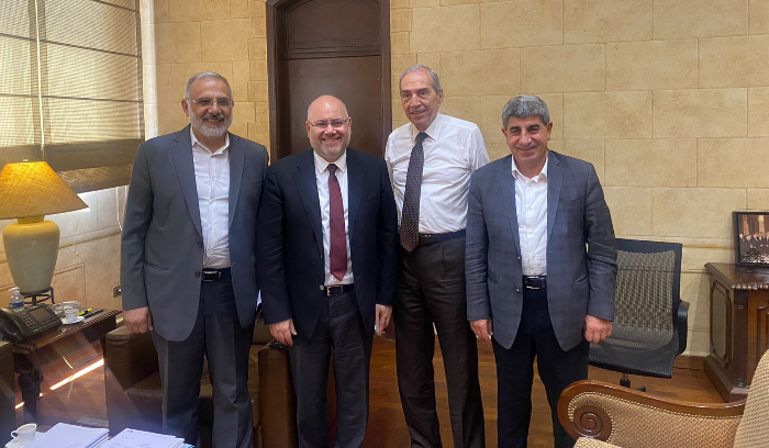 الأبيض يتابع مع مجلس الإنماء والإعمار استكمال مشاريع المستشفيات الحكومية