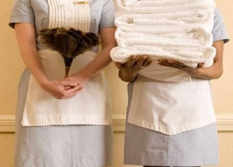 اقفال مكتبين لاستقدام العاملات في الخدمة المنزلية