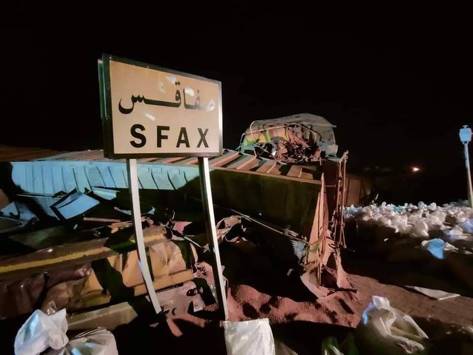 قتيلان و30 مصابا في انقلاب قطار رابط بين صفاقس وتونس العاصمة