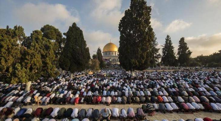 100 ألف مُصل يؤدون صلاة العيد في المسجد الأقصى