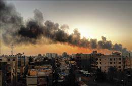 انفجارات قوية تسمع الآن في مدينة جنين وغارة إسرائيلية جوية تستهدف مركبة على دوار البطيخة في مخيم جنين