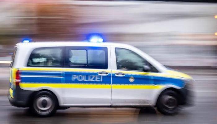 شرطة برلين تتلقى بلاغاً عن رجل يحمل ما يشبه السلاح في مدرسة
