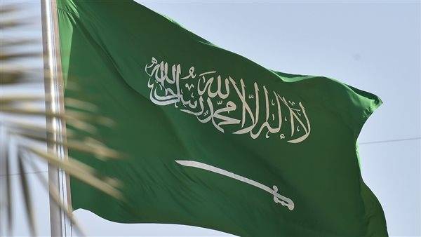 السعودية تحذّّر مواطنيها في فرنسا