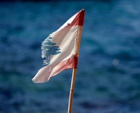 خلدون الشريف: السياسة في بلدي أصبحت تافهة وبليدة