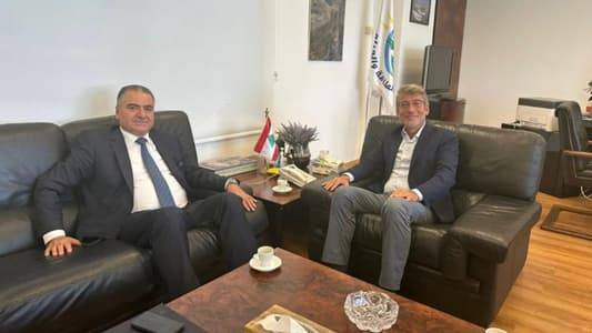 تطوير التعاون بين فياض وسفير لبنان لدى الجزائر