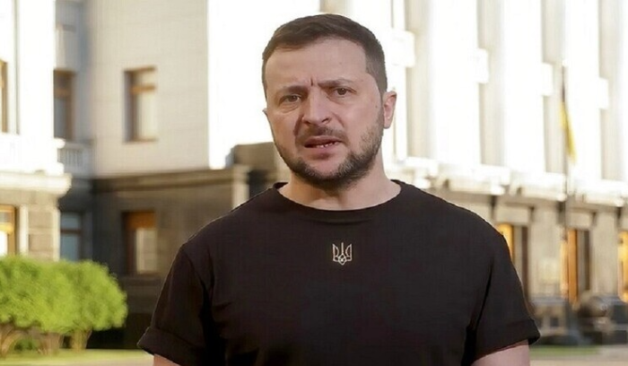 زيلينسكي يفرض عقوبات على أكثر من 190 شخصية من روسيا ودول أخرى