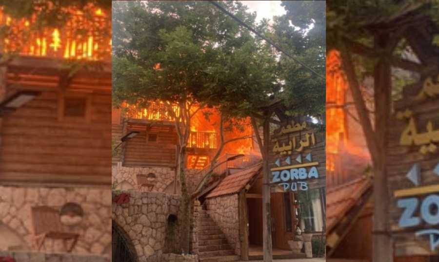 حريق بيوت خشبية سياحية في إهدن