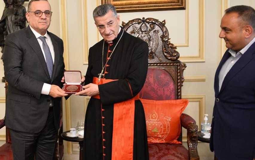 موضوع النازحين بين الراعي والبيسري