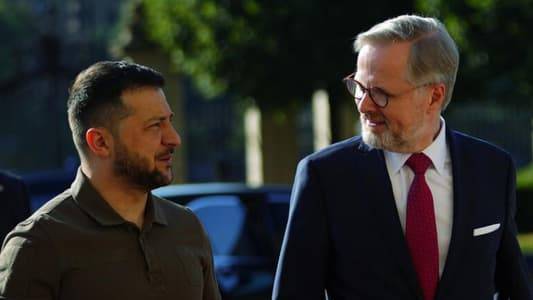 التشيك: سنزوّد أوكرانيا بمروحيات قتالية وذخيرة