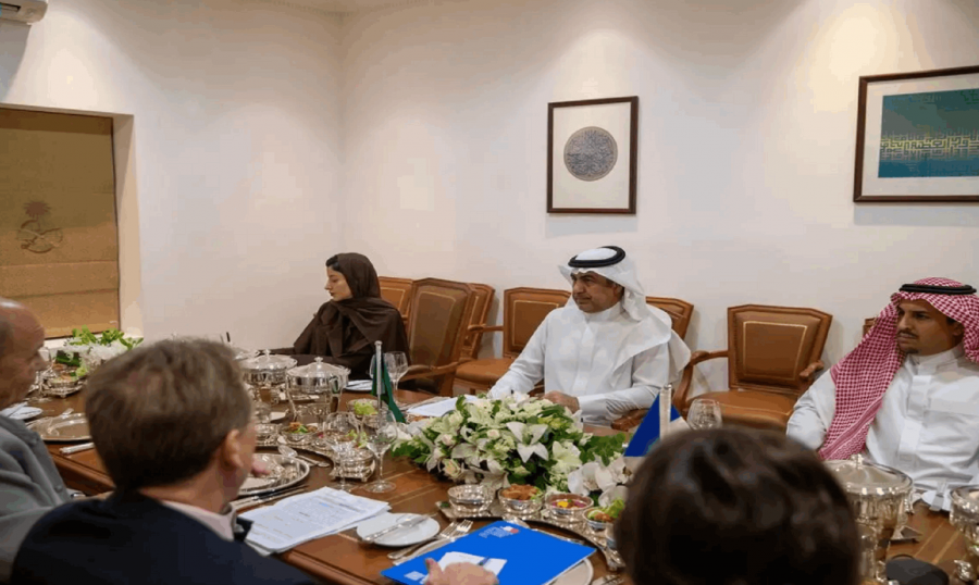 العلولا التقى لودريان في الرياض... وبحث في الملف اللبناني