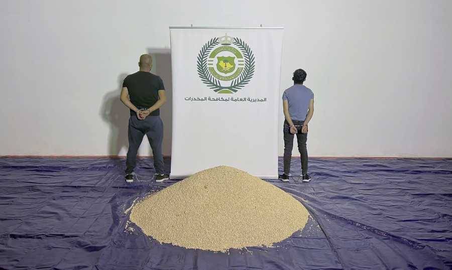 داخل حلوى ومكسرات.. السعودية تضبط 6 ملايين قرص 
