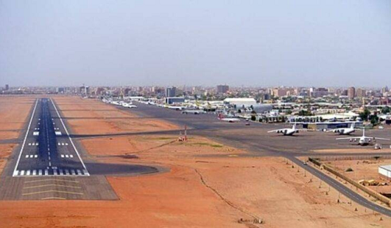 اشتباكات ضارية في الخرطوم وتمديد إغلاق المجال الجوي للبلاد