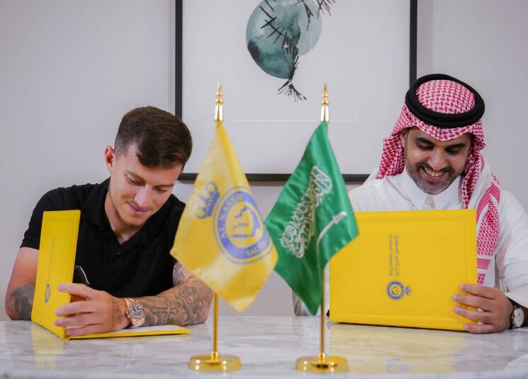 النصر يضمّ أوتافيو من بورتو