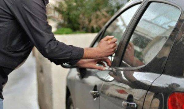 استرداد سيارة مسروقة