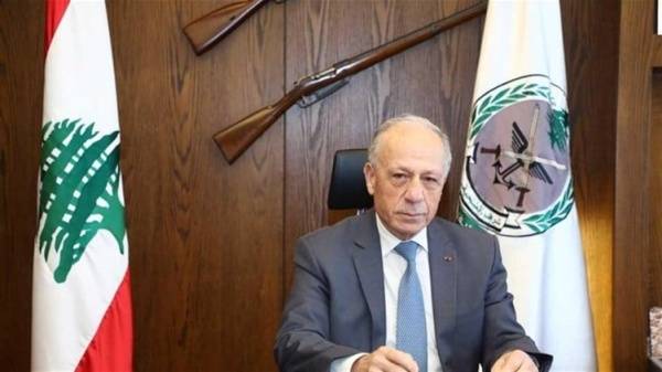 وزير الدفاع يطلع من قائد الجيش على ظروف سقوط المروحية العسكرية