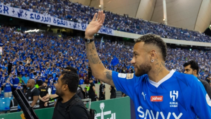 خيسوس يفاجئ جماهير الهلال السعودي: 