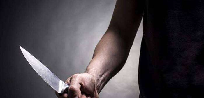 رجل نحر زوجته بالسكين  في منزل ذويها  في عين الحلوة