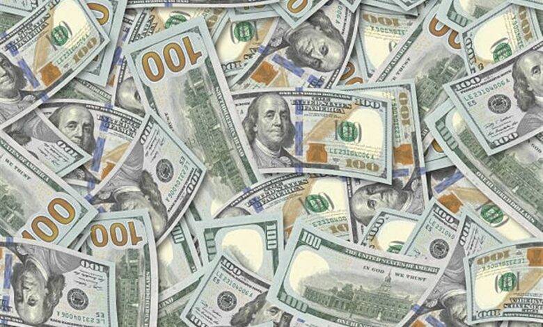 كيف افتتح دولار السوق السوداء صباحاً؟