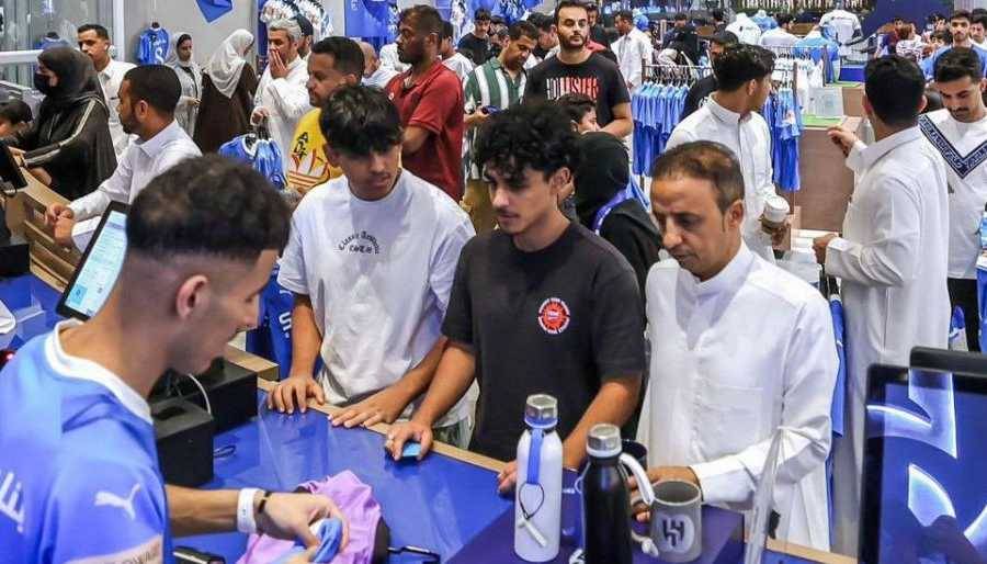 بعد انتقاله للرياض.. بيع أكثر من 10 آلاف قميص لنيمار