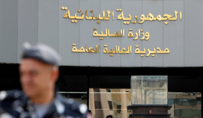 زيادة ضريبة القيمة المضافة إلى 12% وموازنة 2024: الضرائب والرسوم بالدولار!