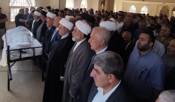 الصحافة اللبنانية والعربية تشيّع طلال سلمان في شمسطار