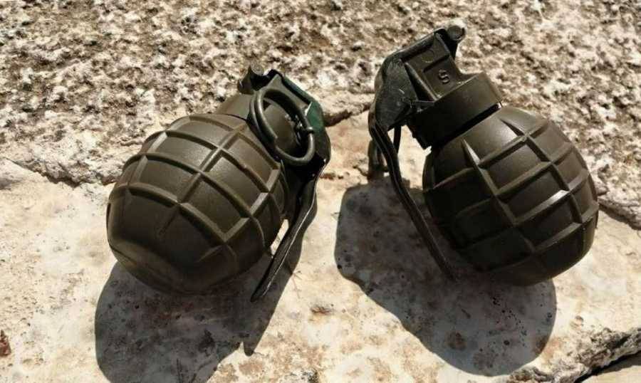 قنبلتان أمام شقة!