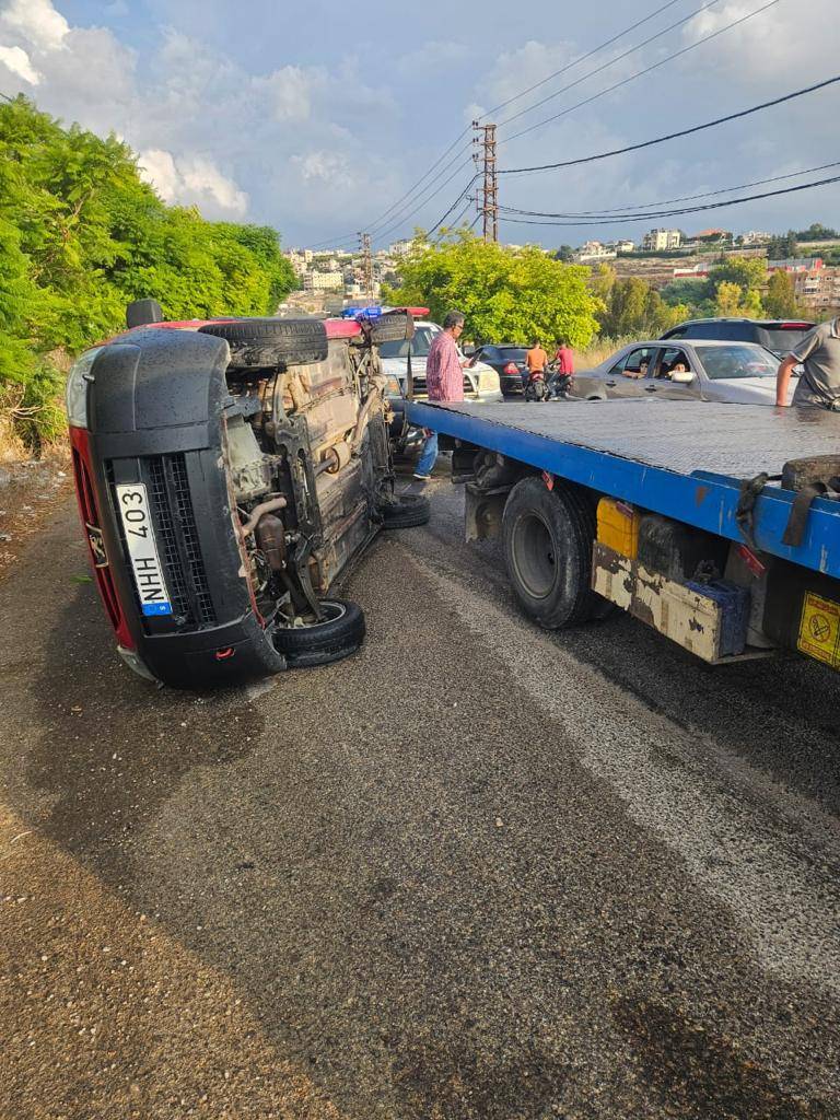 جرحى في 3 حوادث سير