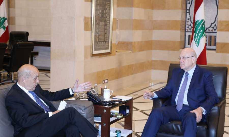 لودريان يجول على المسؤولين: آمل أن تكون مبادرة بري بداية مسار الحل