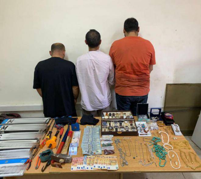 عصابة خطرة نفّذت عمليتي سطو مسلّح وسرقة بقبضة 