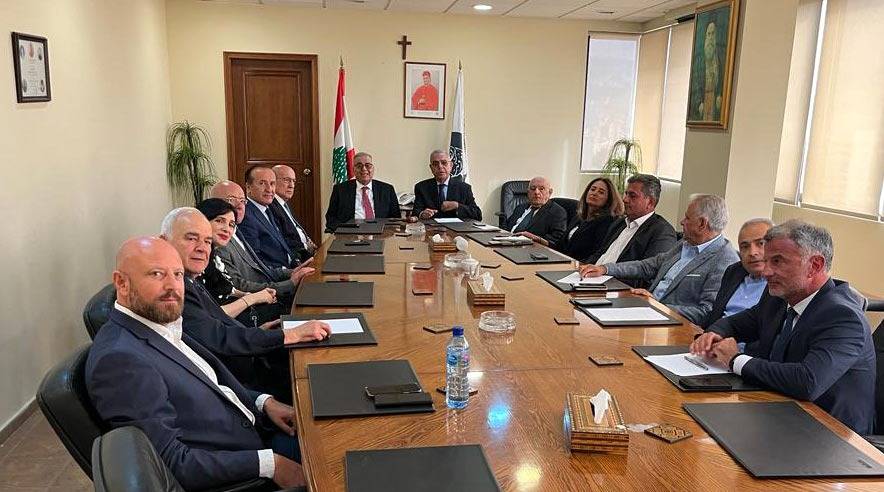 لقاء في 