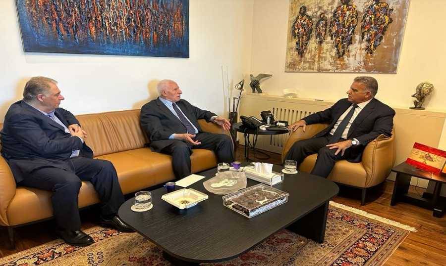 الأحمد يلتقي اللواء إبراهيم: لإنقاذ عين الحلوة!