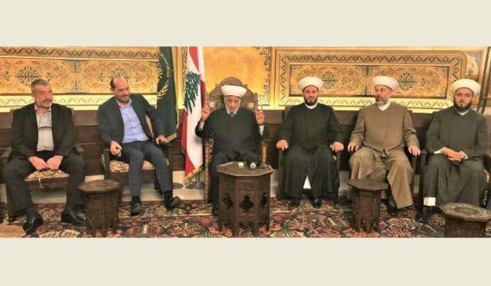 المفتي الغزاوي مهنئاً المفتي دريان بتمديد ولايته على رأس وفدٍ من العلماء والنواب والقضاة