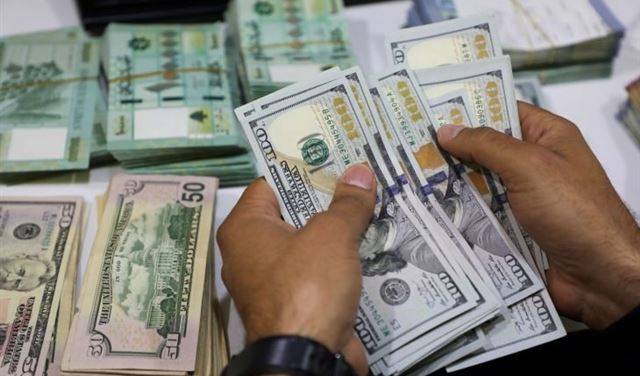 دولار السوق السوداء… كيف افتتح؟