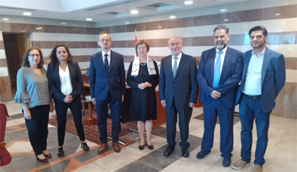 الحلبي يبحث وفرونتسكا تحديات