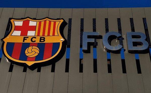 فضيحة الحكام.. الشرطة تداهم مقر الاتحاد وبرشلونة يخضع لتحقيق